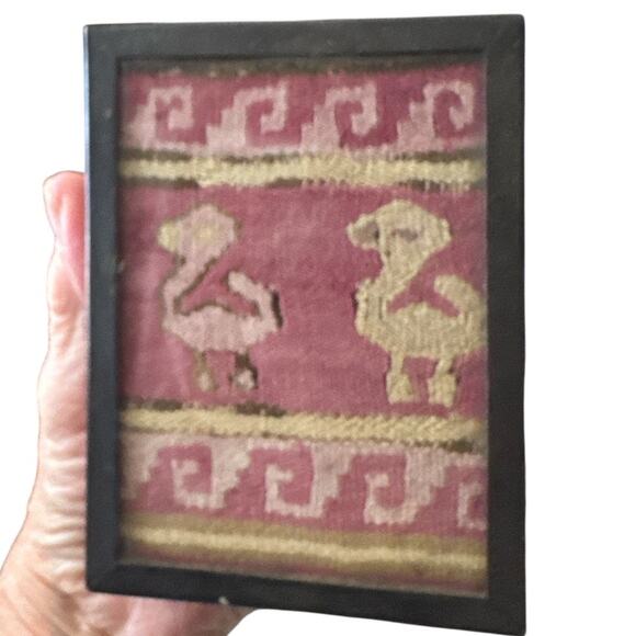 Vintage Rosewood Box with Pre
Columbian Fabric in Glass - Picture 8 of 10